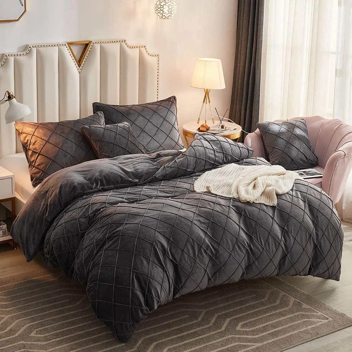 The Softy Diamond Dark Gray Bed Set